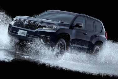 特別仕様車TX“Lパッケージ・Black Edition”(2.8Lディーゼル車7人乗り)