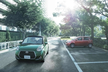 Photo(左) : MODA“G package”(2WD)