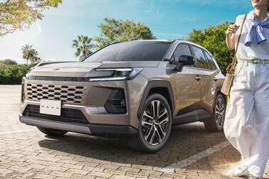 【モデル入り素材】Z（ハイブリッド）