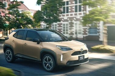 【モデル入り素材】Z（ハイブリッド・2WD）